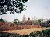 ワット・ラーチャブラナ寺院の遠景